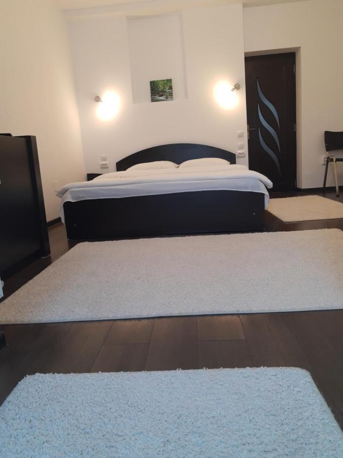 Casa Cu Flori *
