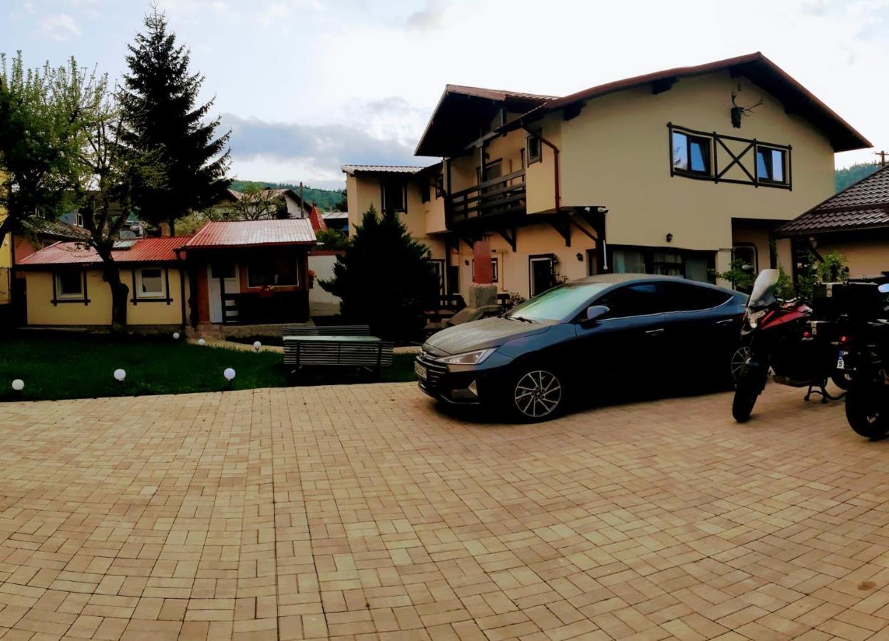 Casa Cu Flori Gasthof *